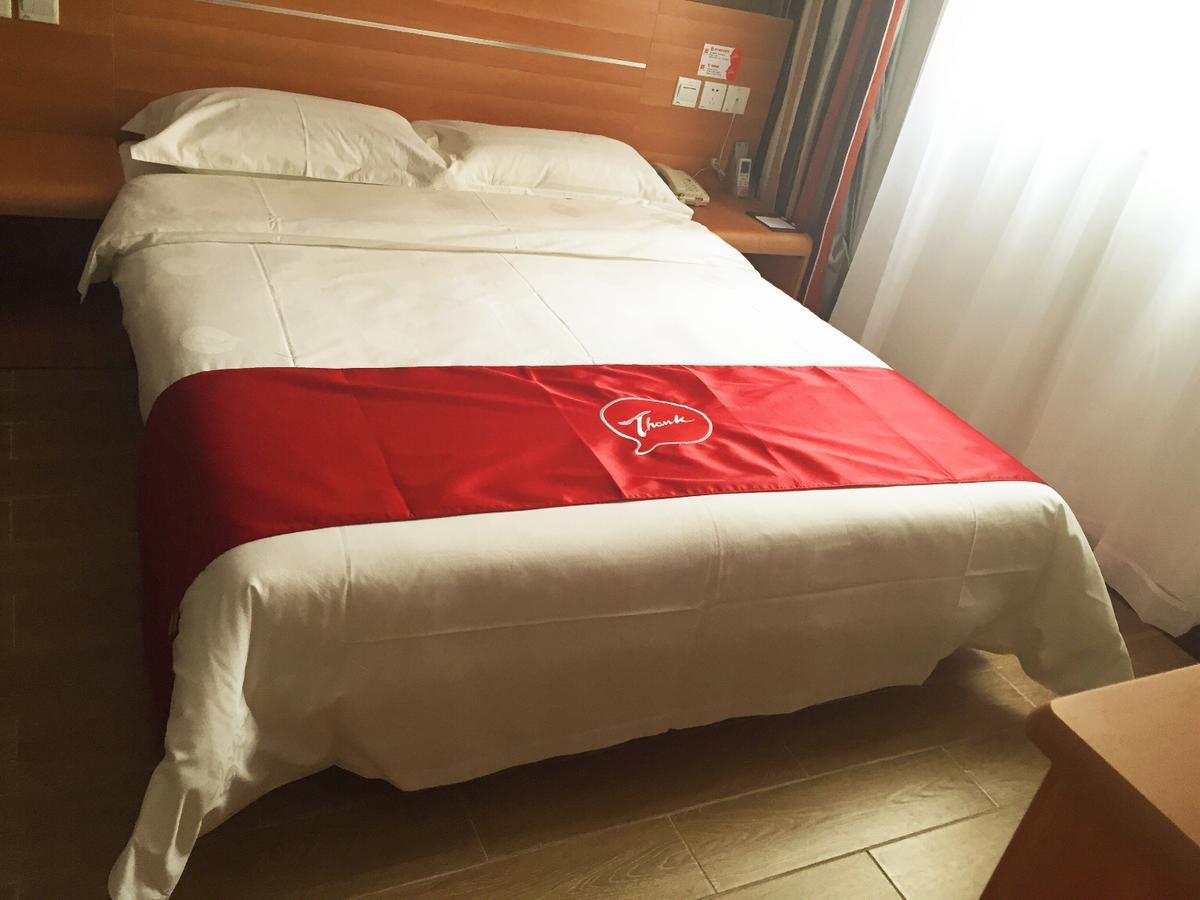 Thank Inn Chain Hotel Guangdong Shenzhen Baoan International Airport Buitenkant foto